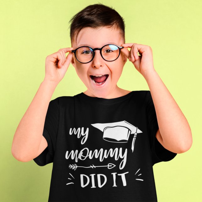 Camiseta Mi Mamá Se Graduó De Familia (Subido por el creador)