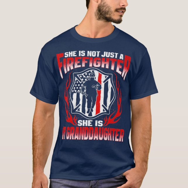 Camiseta Mi Nieta Es Héroe De Bomberos Orgullosa Fuego (Anverso)
