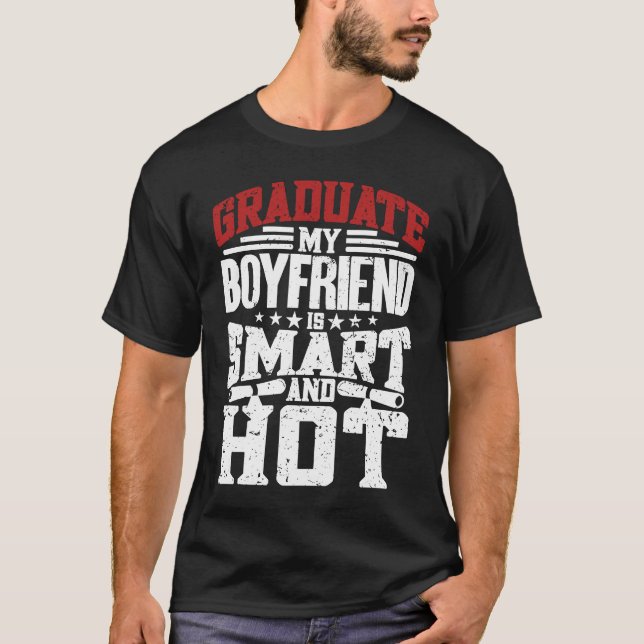 Camiseta Mi Novio Es Un Graduado Inteligente Y Caliente (Anverso)