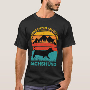 Camiseta Mi Pareja De Senderismo Tiene Cuatro Piernas Dachs