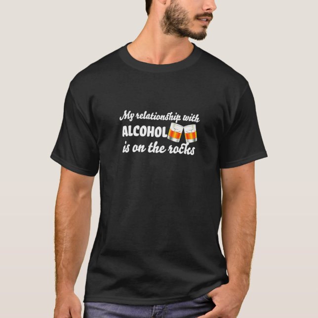 Camiseta Mi Relación Con El Alcohol Está En La Bebida De La (Anverso)