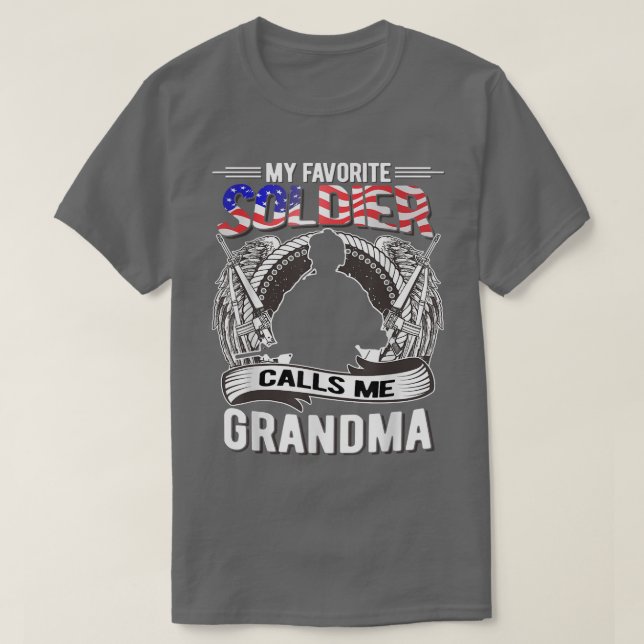 Camiseta Mi Soldado Favorito Me Llama Abuela Orgullosa Ejér (Diseño del anverso)