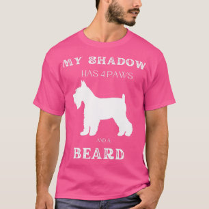 Camiseta Mi Sombra tiene 4 garras y barba
