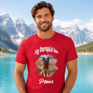 Camiseta Mi terapeuta tiene patas foto perro rojo