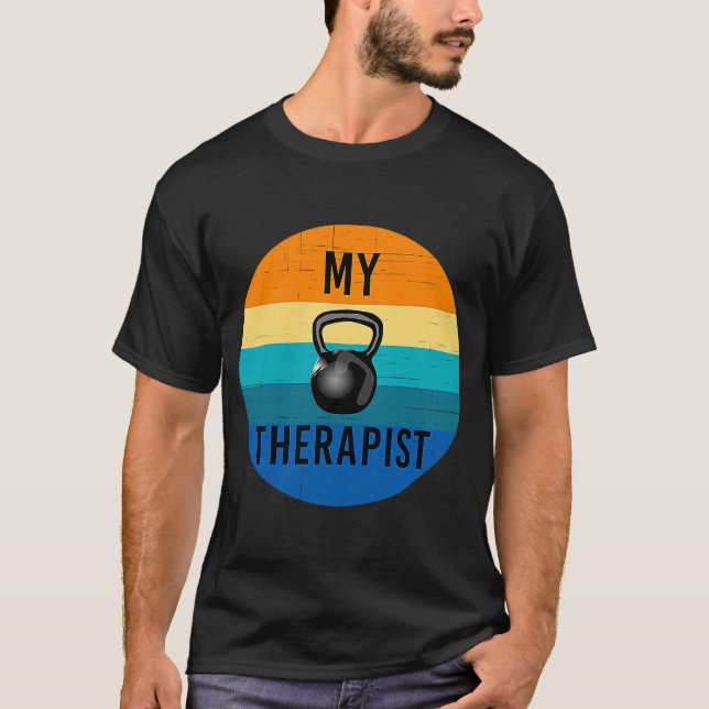 Camiseta Mi Therapist Kettlebell Gym Workout Weightlifm (Anverso)