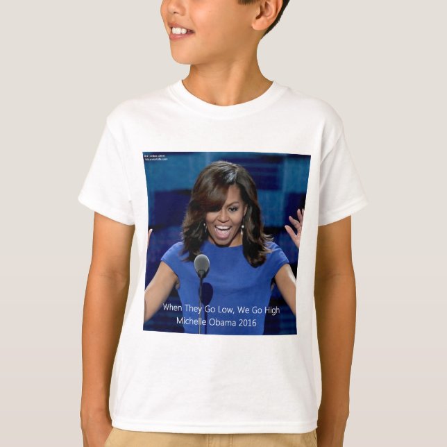 Camiseta Michelle Obama "Nos Elevamos" de Colección (Anverso)