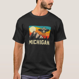 Camiseta Michigan UFO Alien Spaceship Mountains Retro Hikin