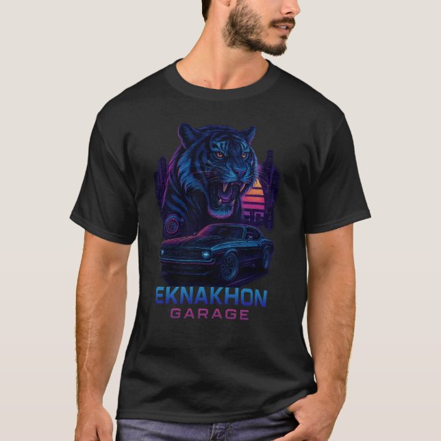 Camiseta Midnight Garage Tiger de EKNAKHON (Anverso)