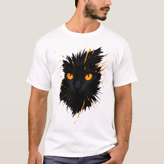 Camiseta Midnight Gaze – Fiery-Eyed Black Cat Art (Anverso)