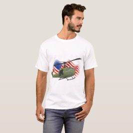 Camiseta militar patriótica del helicóptero de