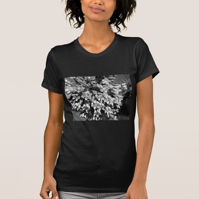 Camiseta Milkweed en blanco y negro (Anverso)