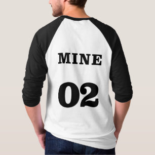 CAMISETA MINA 01. MINA 02.