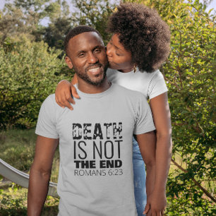 Camiseta minimalista con cita cristiana Romanos 6: