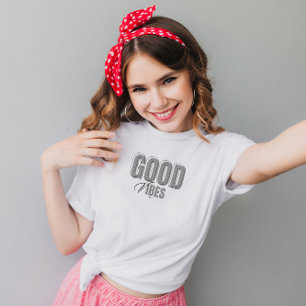 Camiseta Minimalista de buenos vibraciones negra y