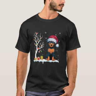 Camiseta Mínimo Pinscher Dog Santa Hat Festividad del árbol