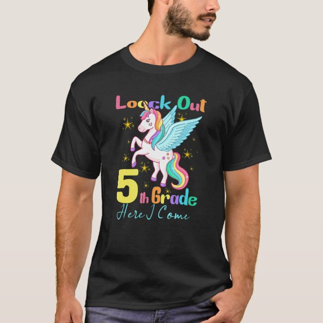 Camiseta Mira El Quinto Grado Aquí Vuelvo A La Escuela Unic (Anverso)