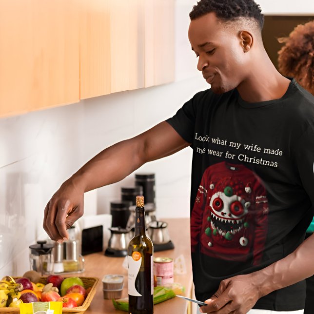 Camiseta Mira lo que mi esposa me hizo usar para Navidades (Subido por el creador)