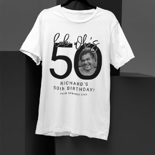Camiseta Mira quién cumple Cincuenta   Foto Cumpleaños 50