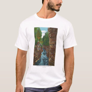 Camiseta Mirada abajo del abismo de Ausable de la cueva de