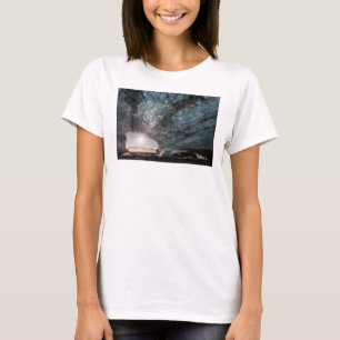 Camiseta Mirando desde una cueva de hielo, Islandia