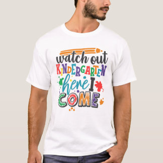 Camiseta MIREN A KINDERGARTEN AQUÍ VINO Profesor Escolar
