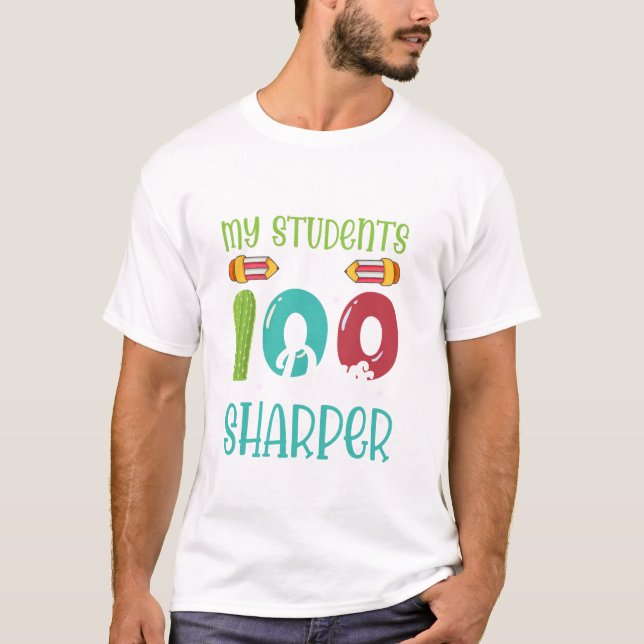 Camiseta Mis Alumnos Son 100 Días Más Agudos Que El Cien Dí (Anverso)