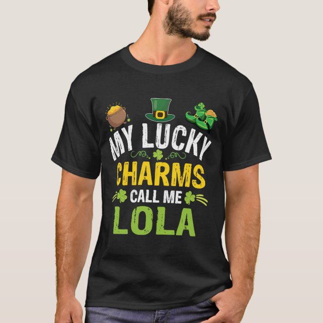 Camiseta Mis Encantamientos Lucky Me Llaman Lola St Patrick (Anverso)
