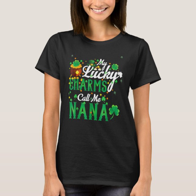 Camiseta Mis Encantamientos Lucky Me Llaman Nana St Patrick (Anverso)