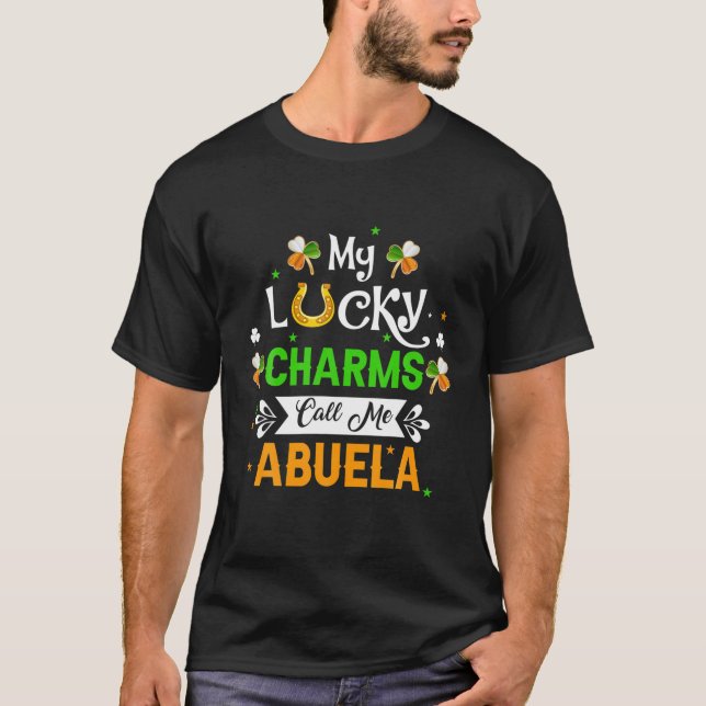 Camiseta Mis Encantos Lujosos Me Llaman Abuela St Patricks  (Anverso)