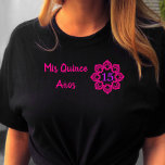 Camiseta Mis Quince Anos Flor Rosa Lace Quinceanera Negro<br><div class="desc">Camiseta dulce de membrillo para tu quinceañera especial. Esta camiseta negra tiene un aspecto de flor de encaje rosa brillante, o papel picado floral, con el número 15 en el centro. El texto simplemente dice "Mis Quince Anos" en caligrafía rosa bonito. Por favor, visite nuestra tienda para sus invitaciones de...</div>