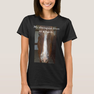 Camiseta Mis vidas del terapeuta en un granero