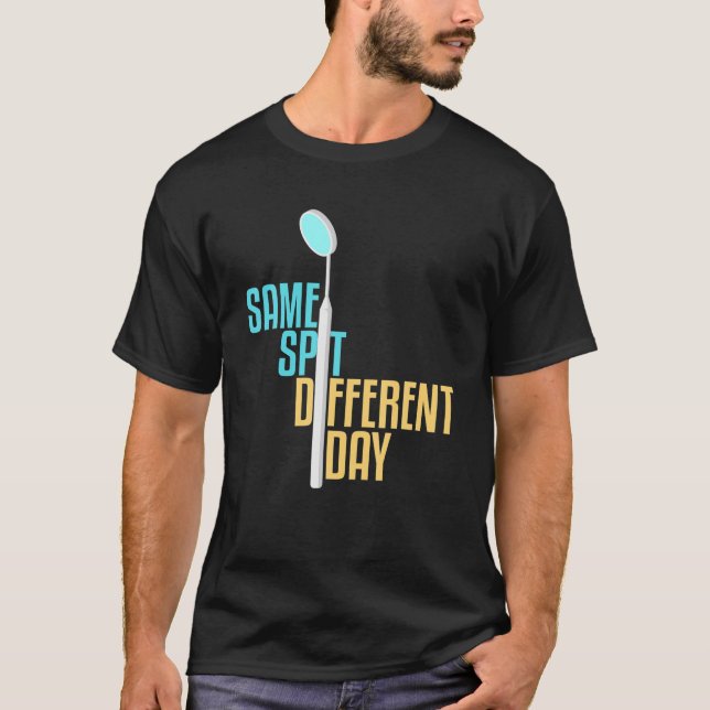 Camiseta Mismo Día de Escudo Diferente (Anverso)