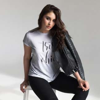 Camiseta Moda Très de la tipografía del guión
