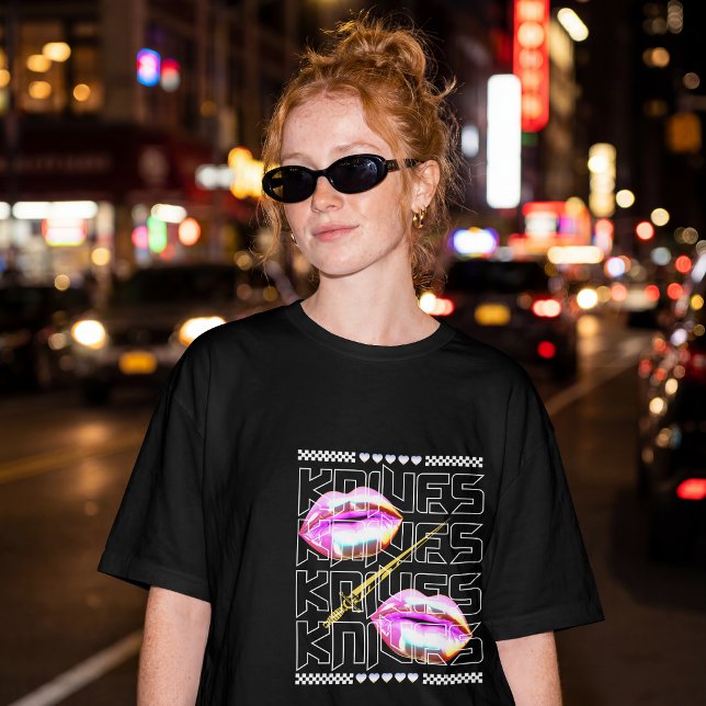 Camiseta Moda urbana Y2K Chrome Lips & Sword (Subido por el creador)