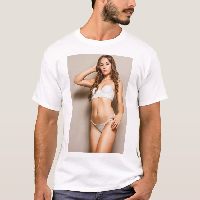 Camiseta modela atractiva del chica de la aptitud (Anverso)
