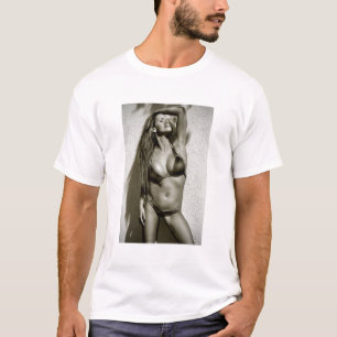 Camiseta Modelo de bikini caliente