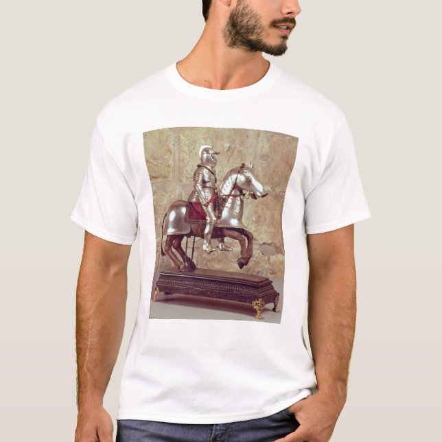 Camiseta Modelo de un caballo y de un jinete bardados, (Anverso)