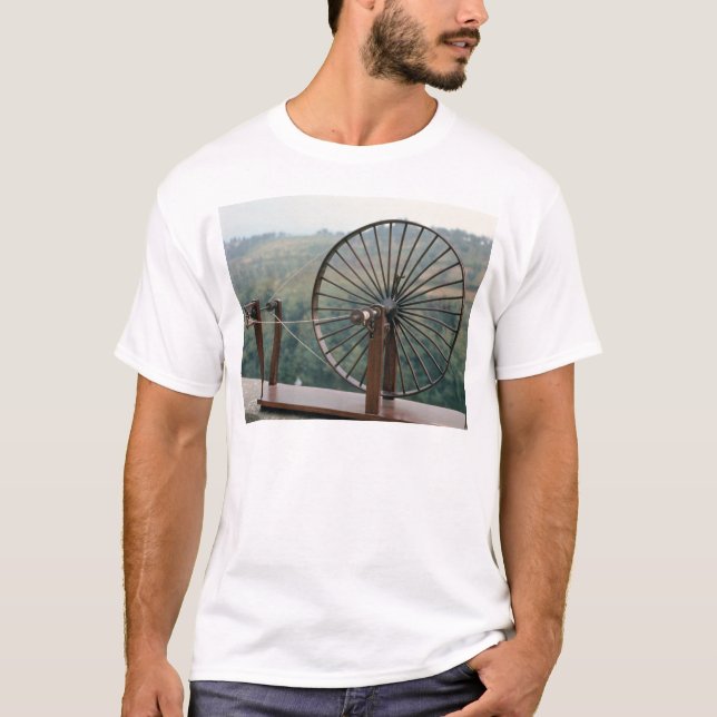 Camiseta Modelo de una hiladora (Anverso)