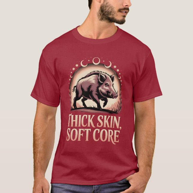 Camiseta Modern Mystics Boar  – Thick Skin, Soft Core (Anverso)