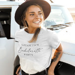 Camiseta Moderna caligrafía Minimalista Tinta Bachelorette<br><div class="desc">Moderna Minimalista pero elegante caligrafía Ink Script Bachelorette Party T-Shirt - Negro y Blanco</div>
