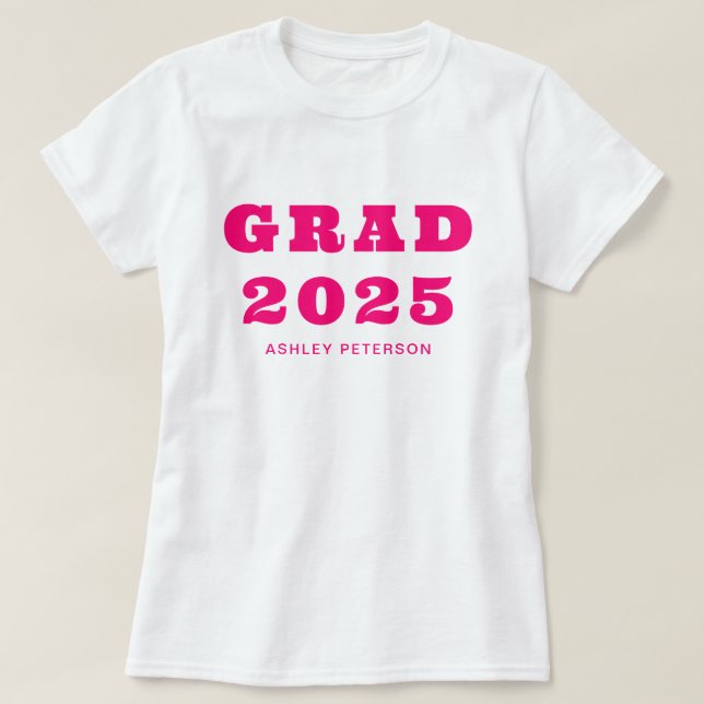 Camiseta Moderna tipografía retro negrita Graduación rosada (Diseño del anverso)
