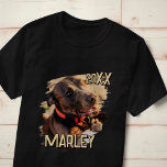 Camiseta Moderna y lúdica foto de Mascota de Personalizado<br><div class="desc">Este diseño sencillo y clásico está compuesto por tipografía de la síspera y añada una foto personalizado de su mascota.</div>