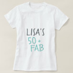 Camiseta Moderno Casual Turquesa Negro 50 Fabuloso cumpleañ<br><div class="desc">Camiseta de 50 años moderna y elegante con el texto cincuenta y fabuloso en un elegante guión azul turquesa. Simplemente agrega tu nombre a esta camiseta de celebración de 50 años. Perfecto regalo de cumpleaños para un niño de 50 años moderno, elegante y con estilo. Diseñado exclusivamente para usted por...</div>