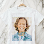 Camiseta Moderno y simple foto Personalizado Festejo de cum<br><div class="desc">El diseño es moderno y sencillo. Añade una foto personalizado de la celebración de cumpleaños y agrega su nombre,  agrega un mensaje personalizado</div>
