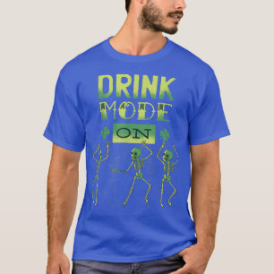 Camiseta Modo De Bebida En El Día De St Patricks Funny Danc