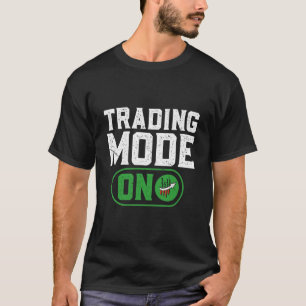 Camiseta "modo de negociación en" del inversor en el operad