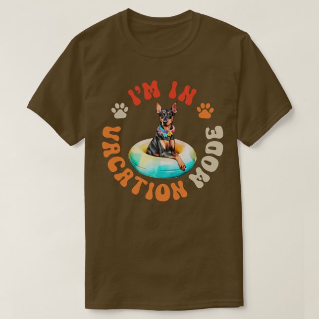 Camiseta Modo de vacaciones de perro doberman (Diseño del anverso)