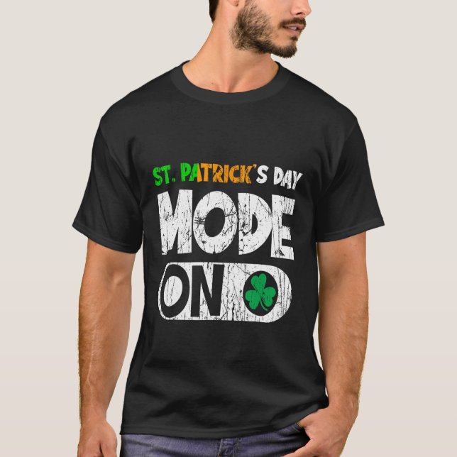 Camiseta Modo Del Día De San Patricio En La Divertida Oído  (Anverso)