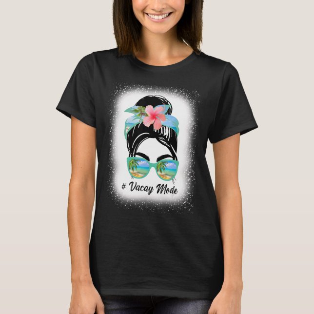 Camiseta Modo Vacay Messy Bun Con Flor Hibiscus 1 (Anverso)