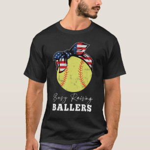 Camiseta Mom Busy Raising Ballers Softball Usa Flag Bandana